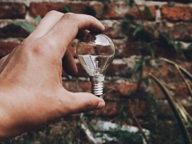 Astuces prioritaires pour économiser l&rsquo;énergie à la maison
