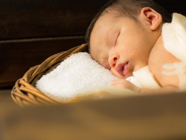 Activités faciles et gratuites dehors avec bébé 0–24 mois