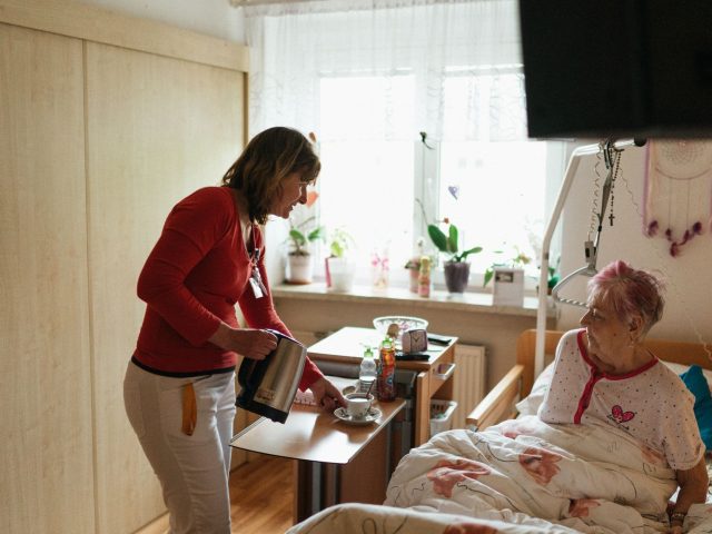 Comment choisir le meilleur EHPAD pour un proche ?