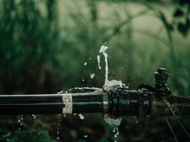 Votre facture d’eau grimpe ? Découvrez si une fuite vous coûte cher