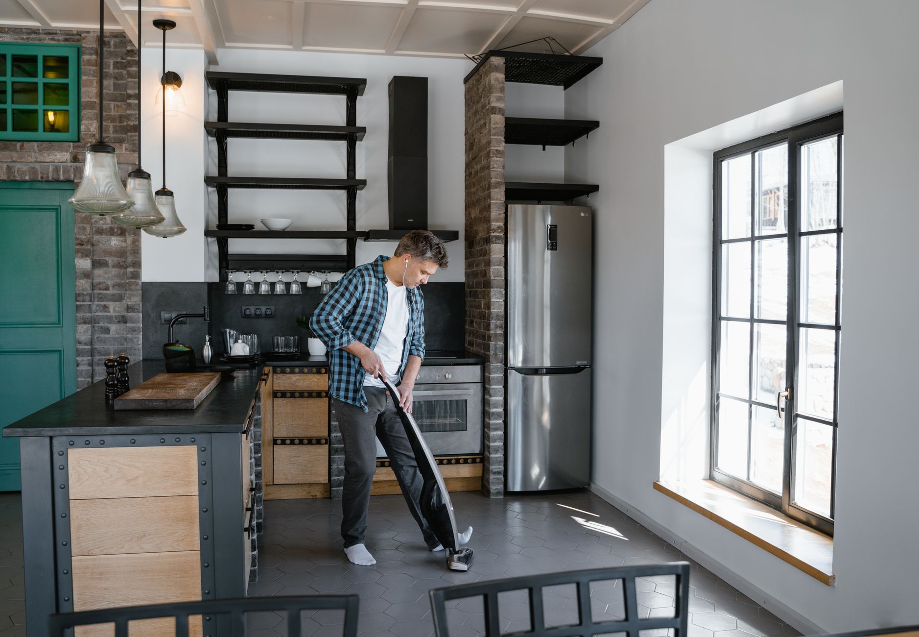 Comparatif aspirateur balai filaire vs sans fil